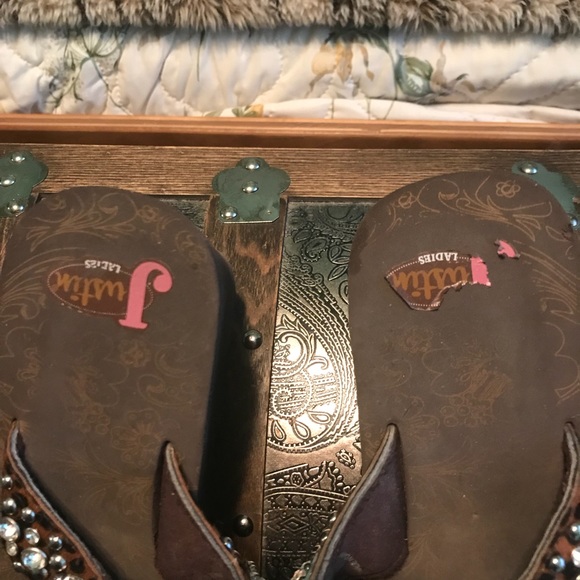 Justin bling flip flop size 7/8. - Picture 3 of 5